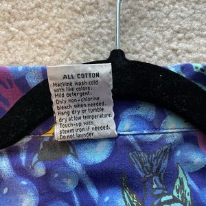 Vintage button up with funky ocean pattern!